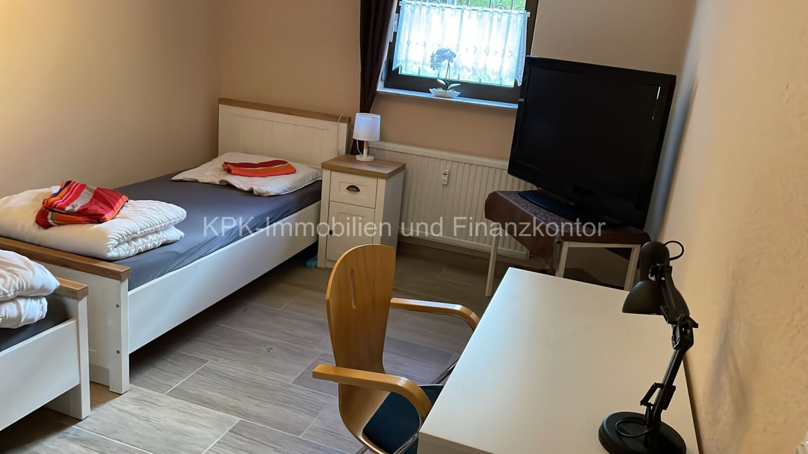 "Drei Wohnungen, ein Zuhause: Einfamilienhaus mit hervorragenden Mietmöglichkeiten!"  "PROVISIONSFREI"