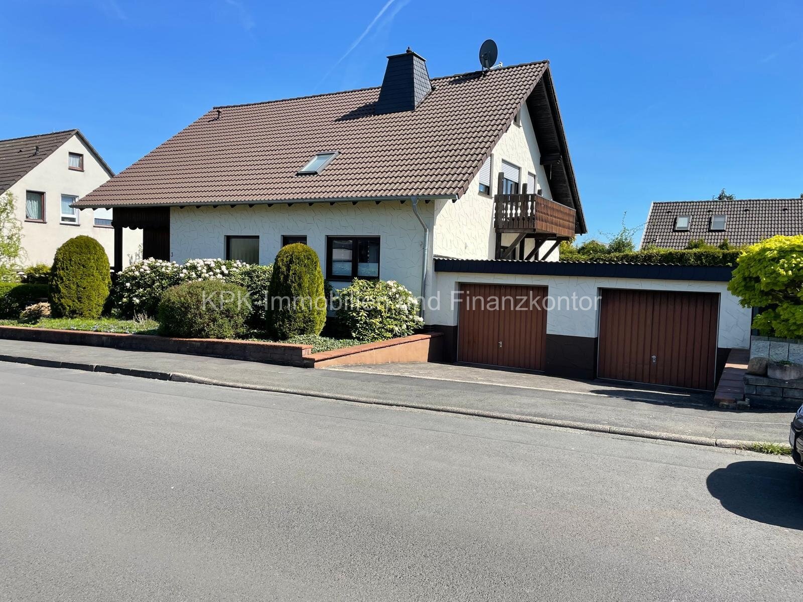 "Drei Wohnungen, ein Zuhause: Einfamilienhaus mit hervorragenden Mietmöglichkeiten!"  "PROVISIONSFREI" 